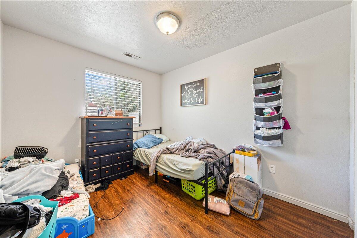 HURRICANE TOWNSITE - Residential Income