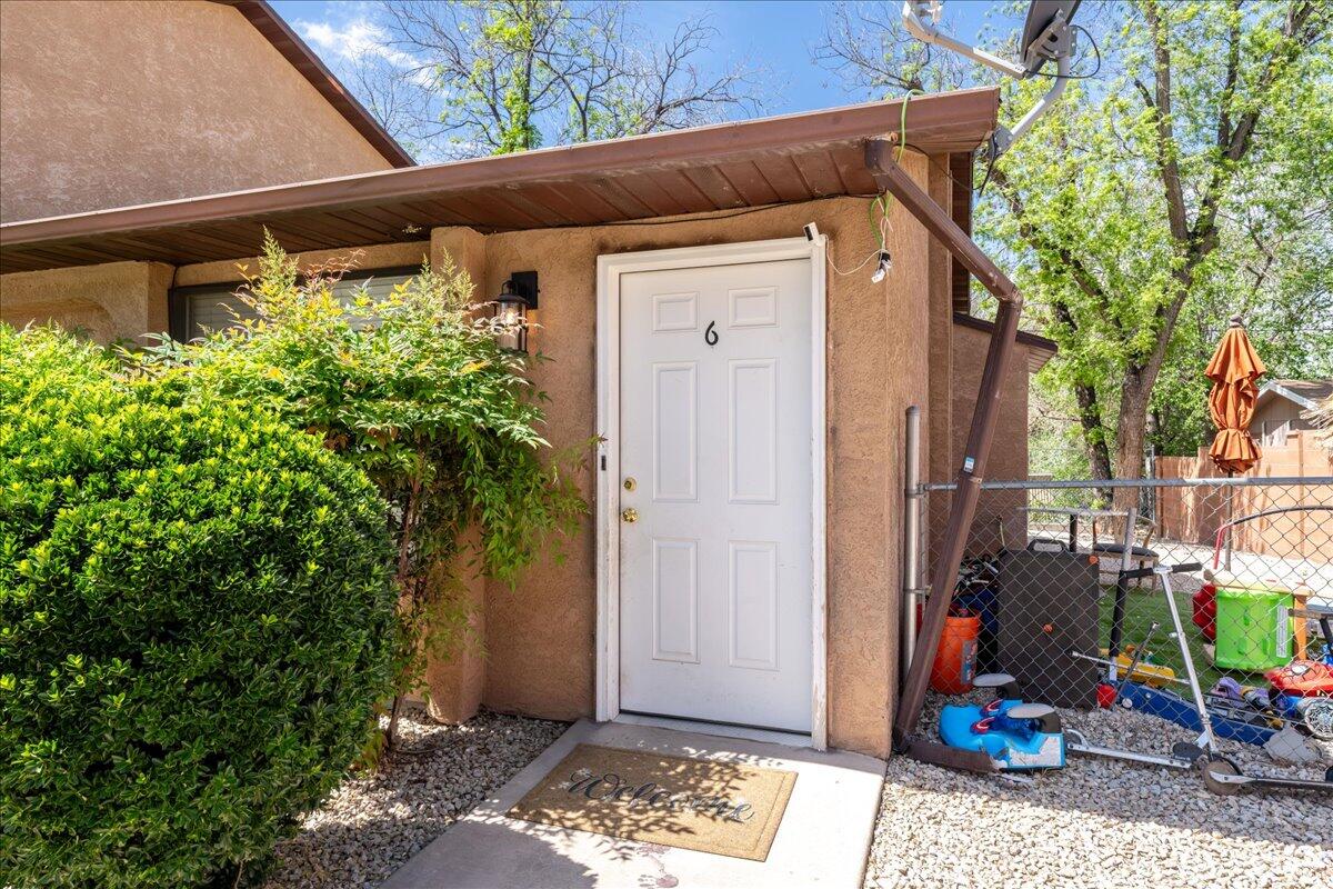 HURRICANE TOWNSITE - Residential Income