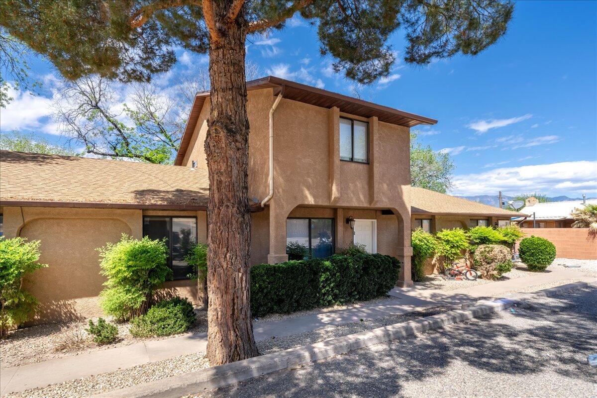 HURRICANE TOWNSITE - Residential Income