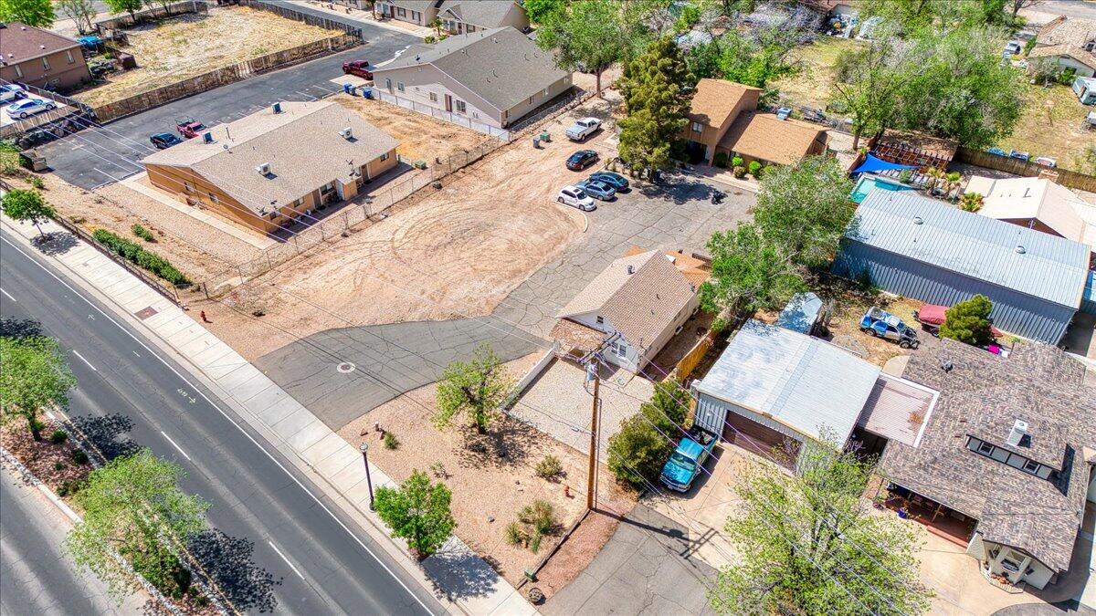 HURRICANE TOWNSITE - Residential Income