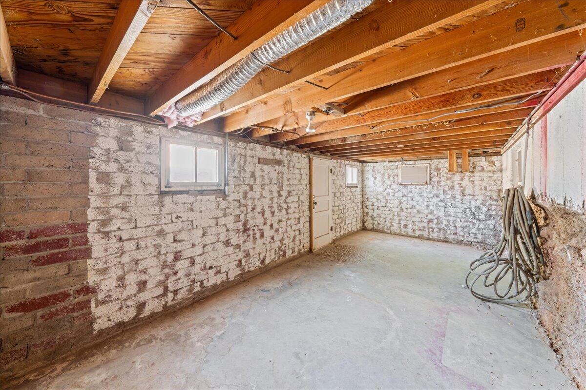 HURRICANE TOWNSITE - Residential Income