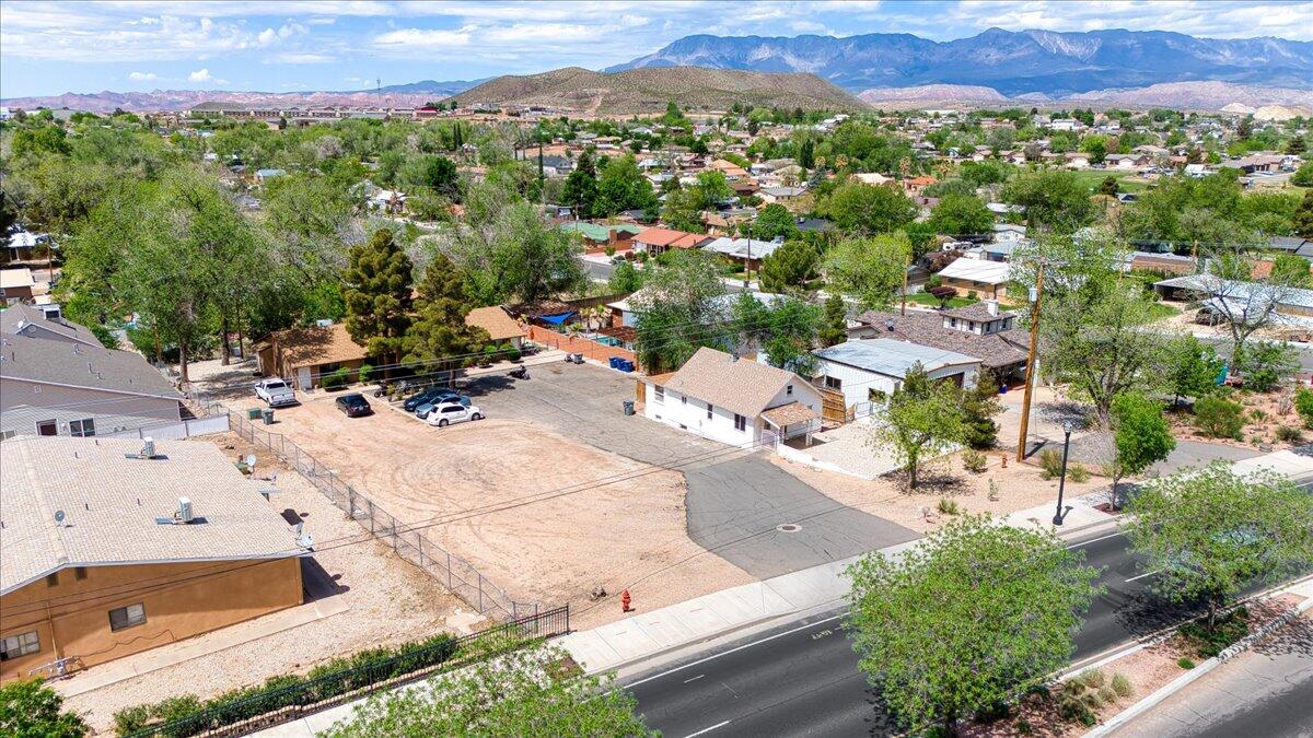 HURRICANE TOWNSITE - Residential Income