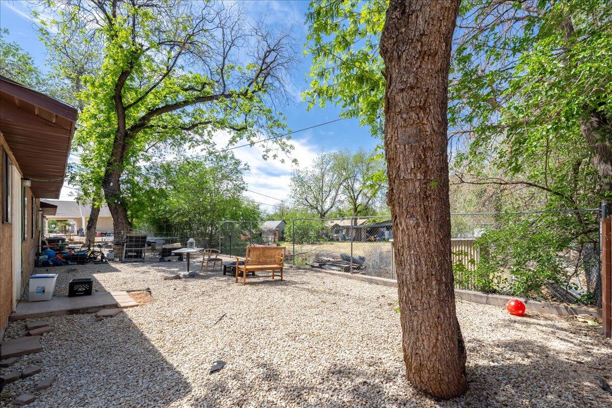 HURRICANE TOWNSITE - Residential Income