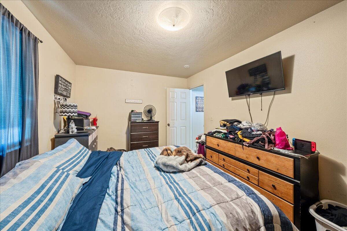 HURRICANE TOWNSITE - Residential Income