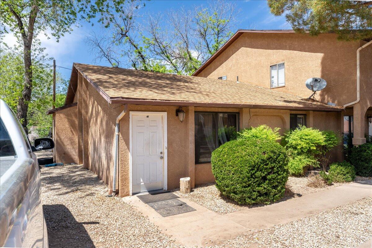 HURRICANE TOWNSITE - Residential Income