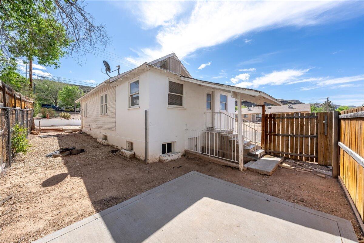 HURRICANE TOWNSITE - Residential Income