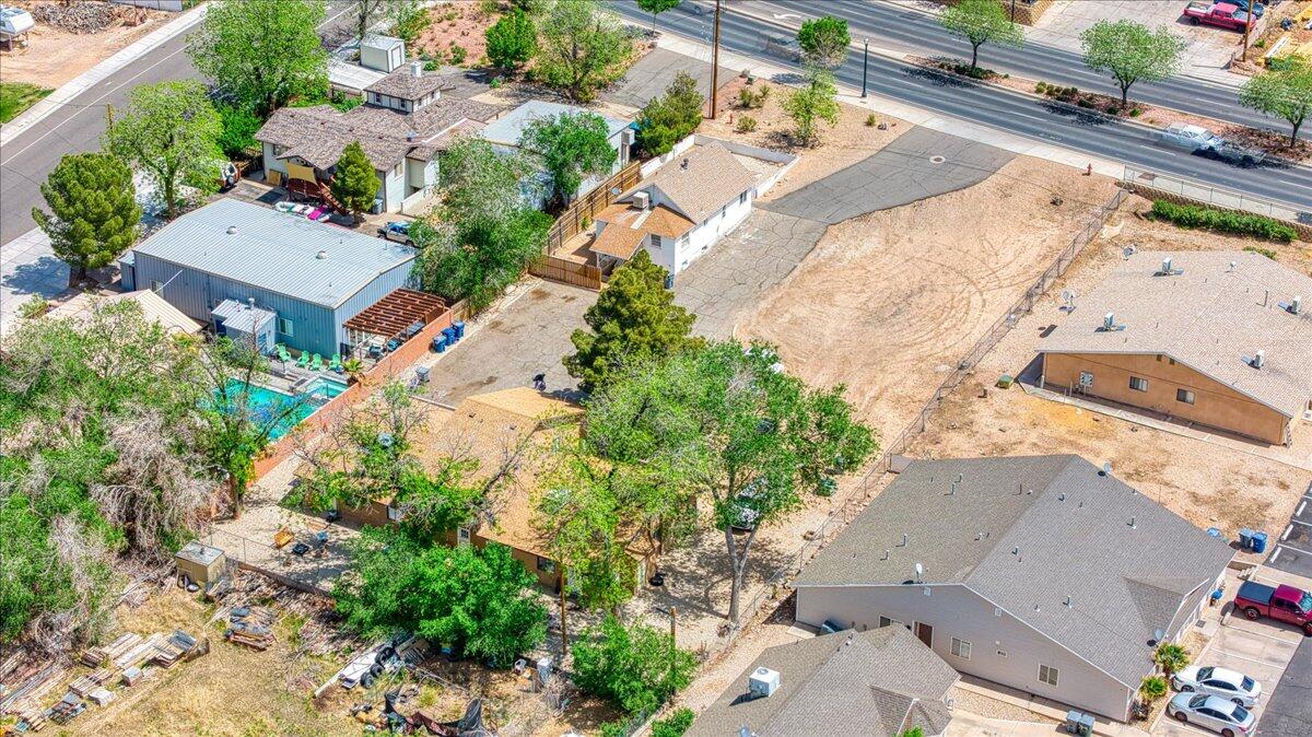 HURRICANE TOWNSITE - Residential Income