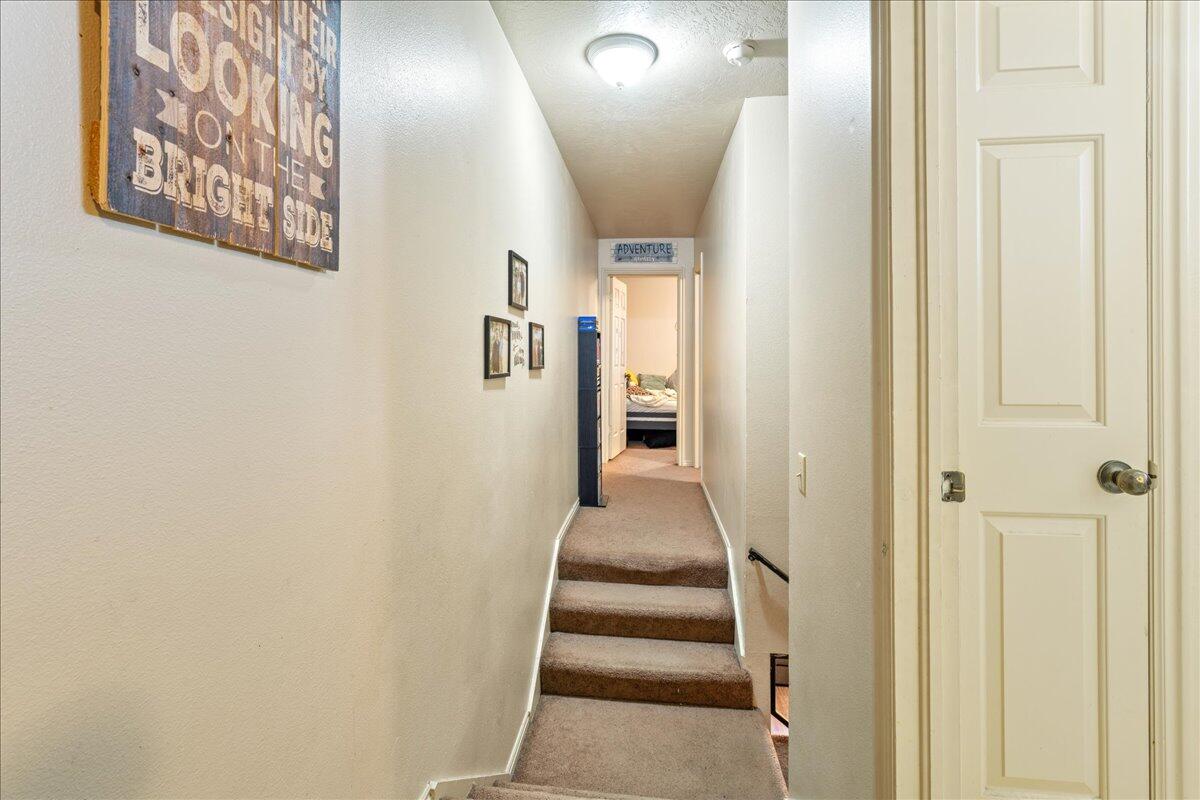 HURRICANE TOWNSITE - Residential Income