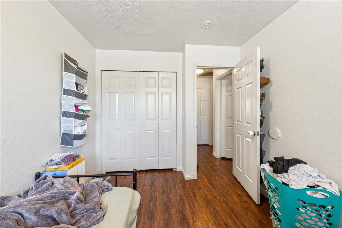 HURRICANE TOWNSITE - Residential Income