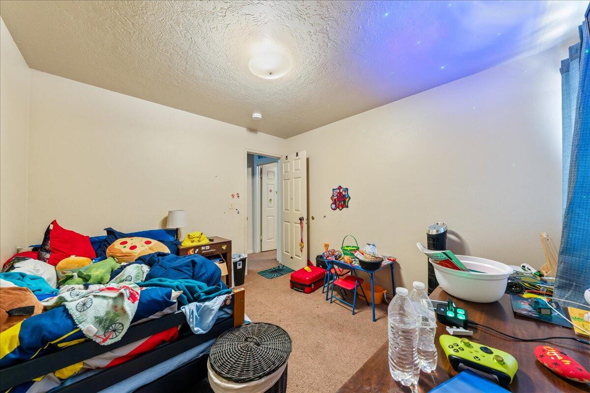 HURRICANE TOWNSITE - Residential Income