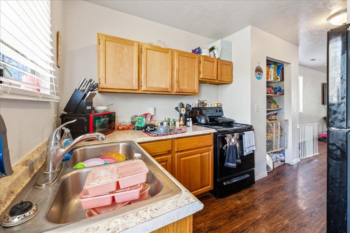 HURRICANE TOWNSITE - Residential Income