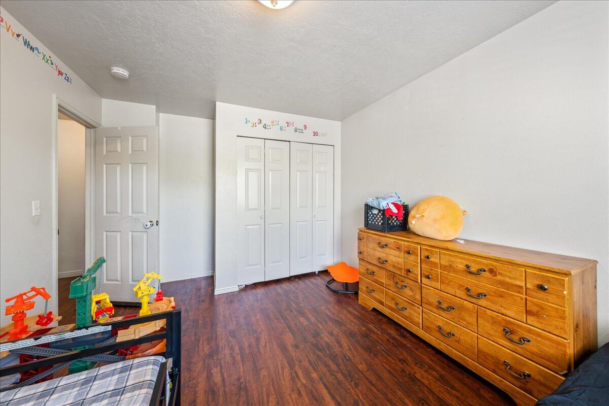 HURRICANE TOWNSITE - Residential Income