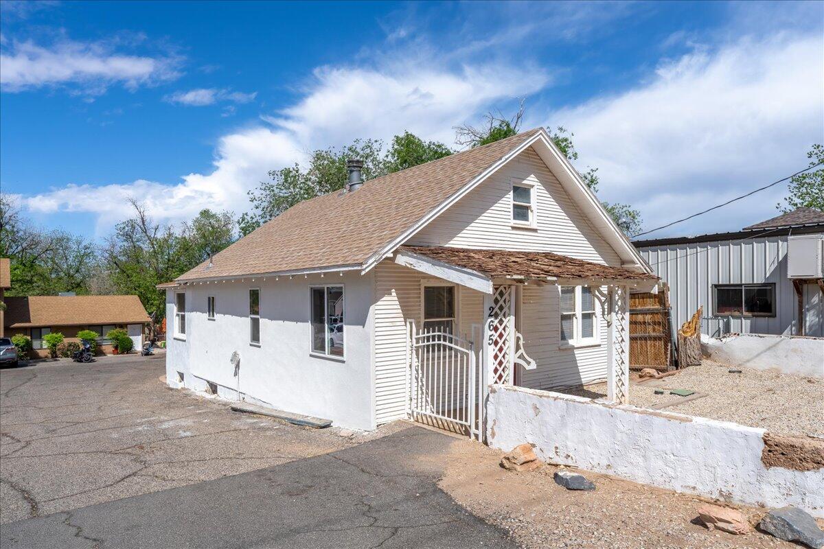 HURRICANE TOWNSITE - Residential Income