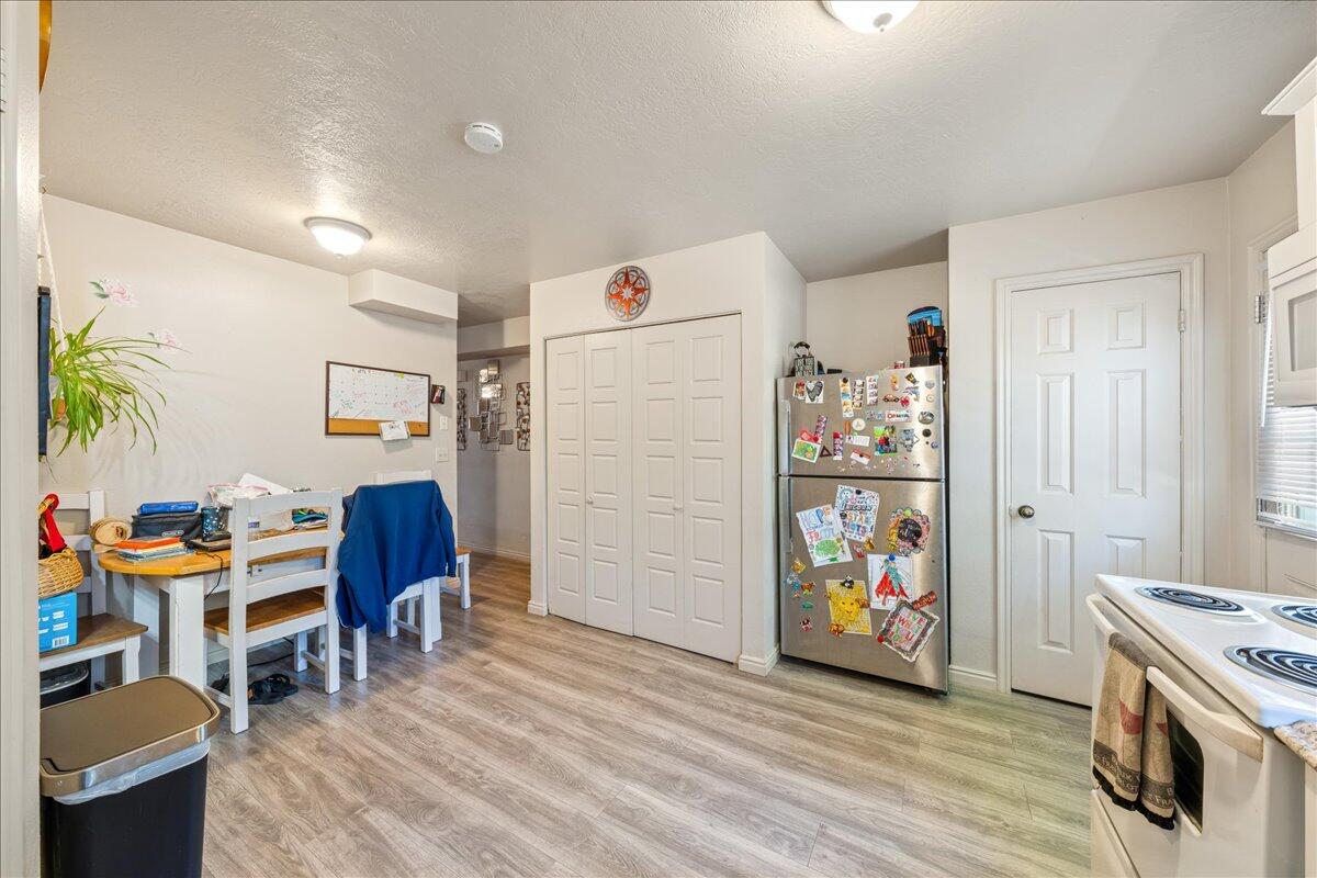 HURRICANE TOWNSITE - Residential Income