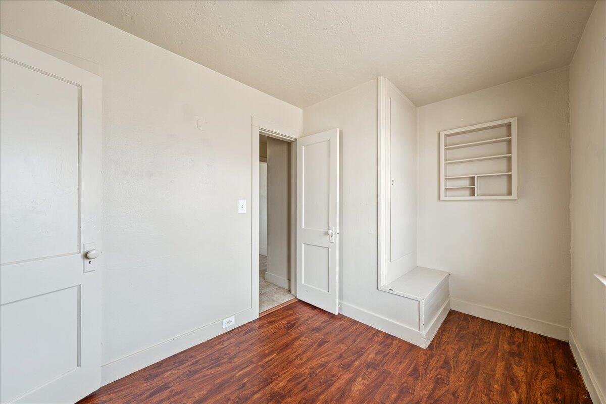 HURRICANE TOWNSITE - Residential Income