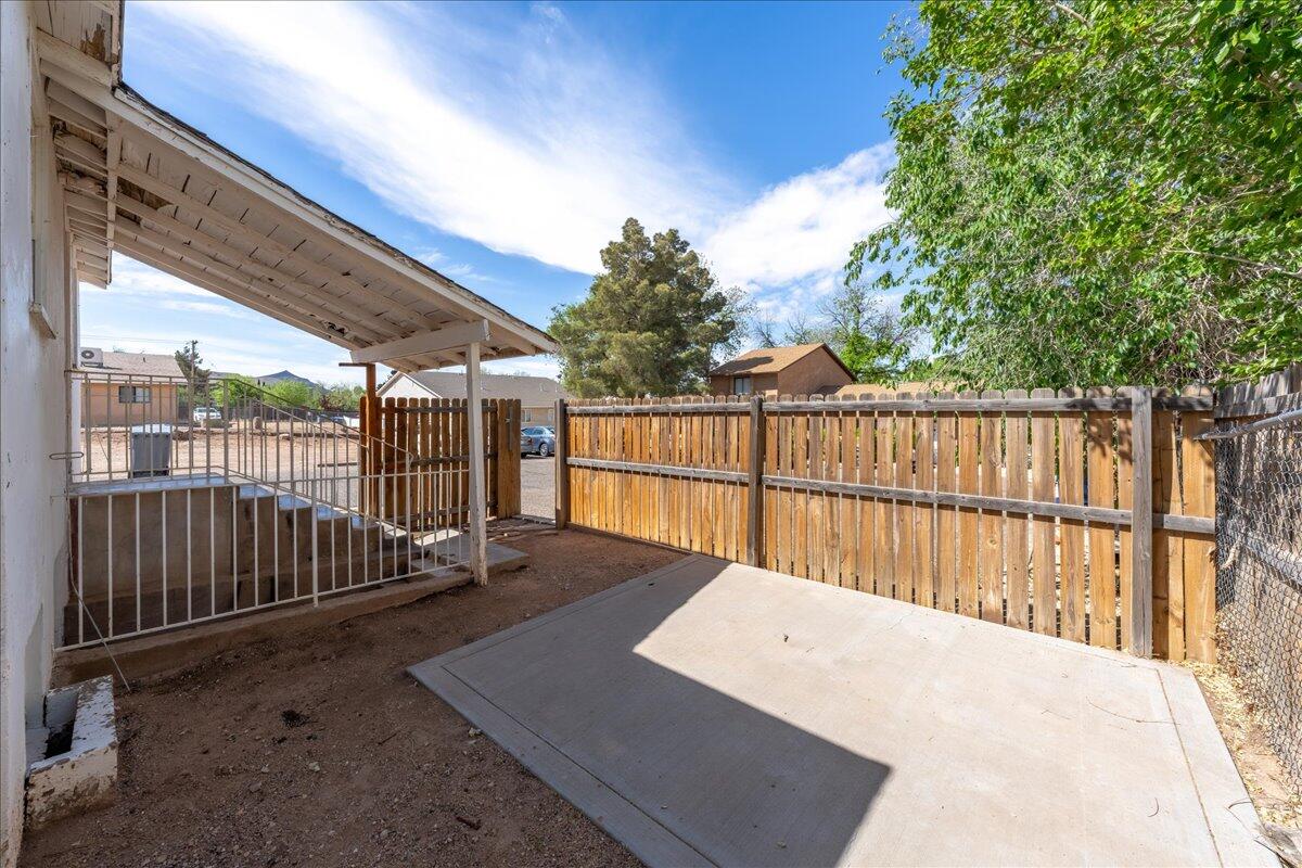 HURRICANE TOWNSITE - Residential Income