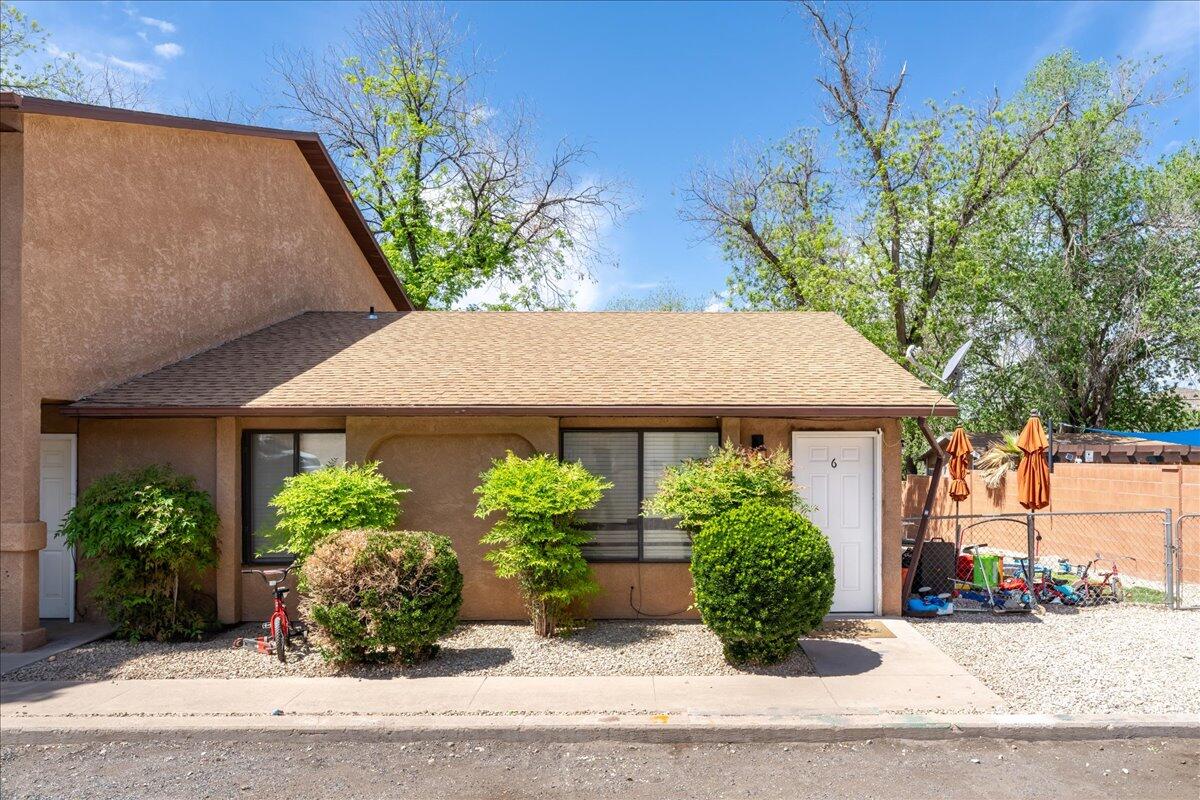 HURRICANE TOWNSITE - Residential Income