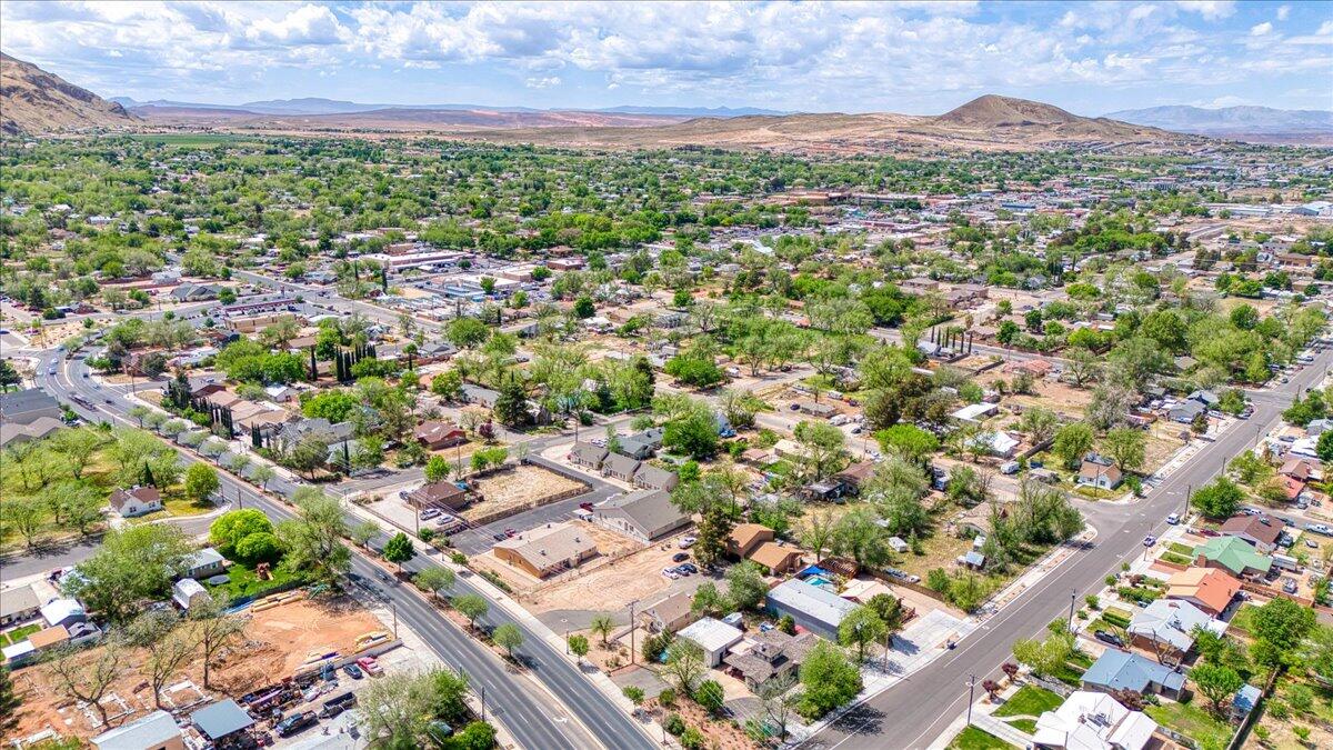 HURRICANE TOWNSITE - Residential Income