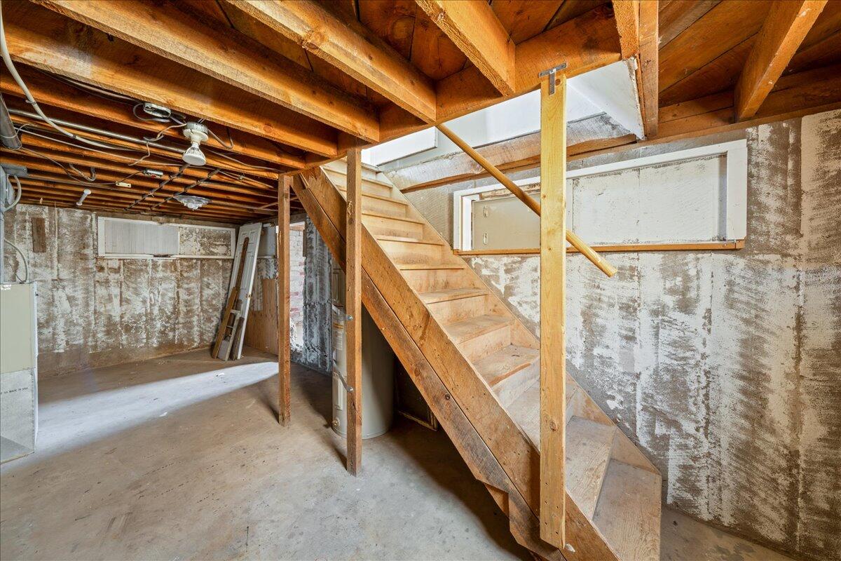 HURRICANE TOWNSITE - Residential Income