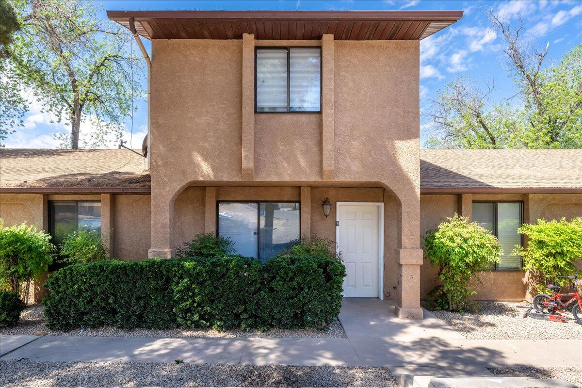 HURRICANE TOWNSITE - Residential Income