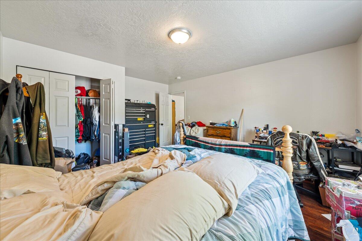 HURRICANE TOWNSITE - Residential Income