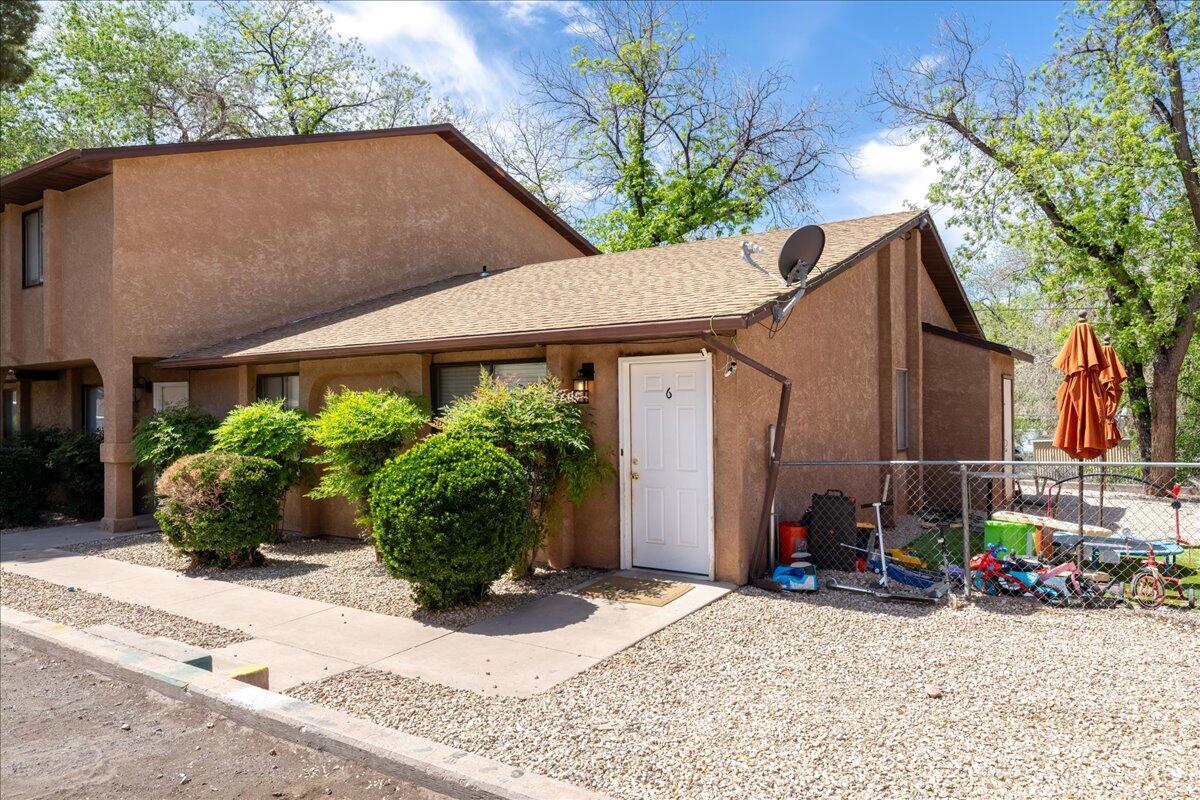 HURRICANE TOWNSITE - Residential Income