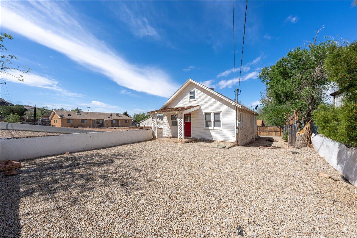 HURRICANE TOWNSITE - Residential Income