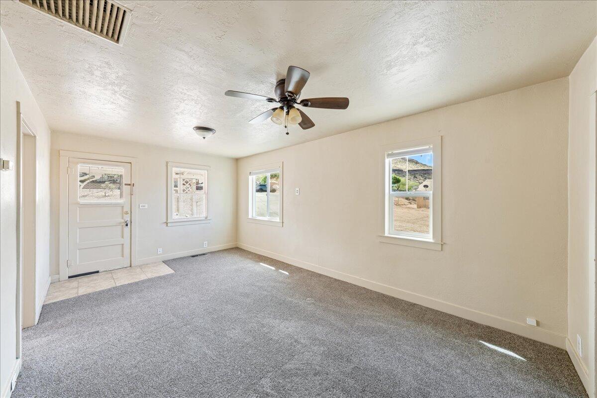 HURRICANE TOWNSITE - Residential Income