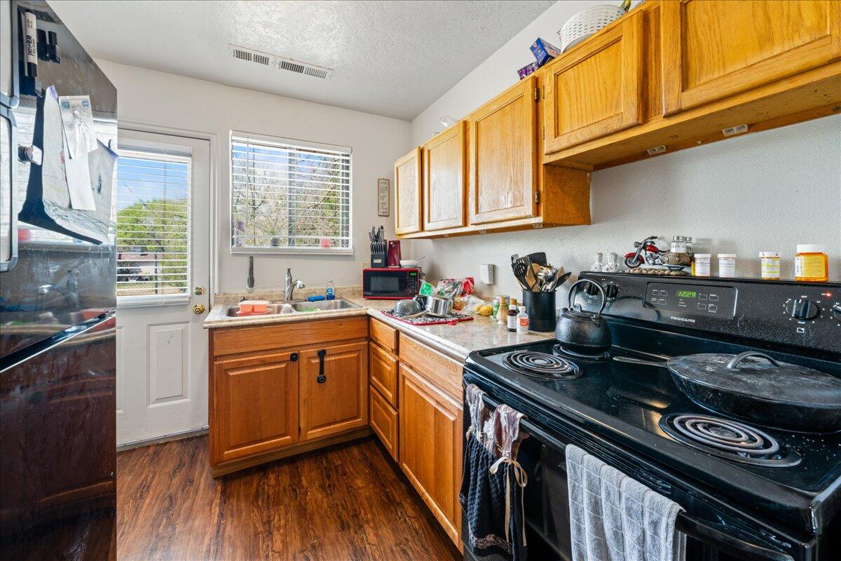 HURRICANE TOWNSITE - Residential Income