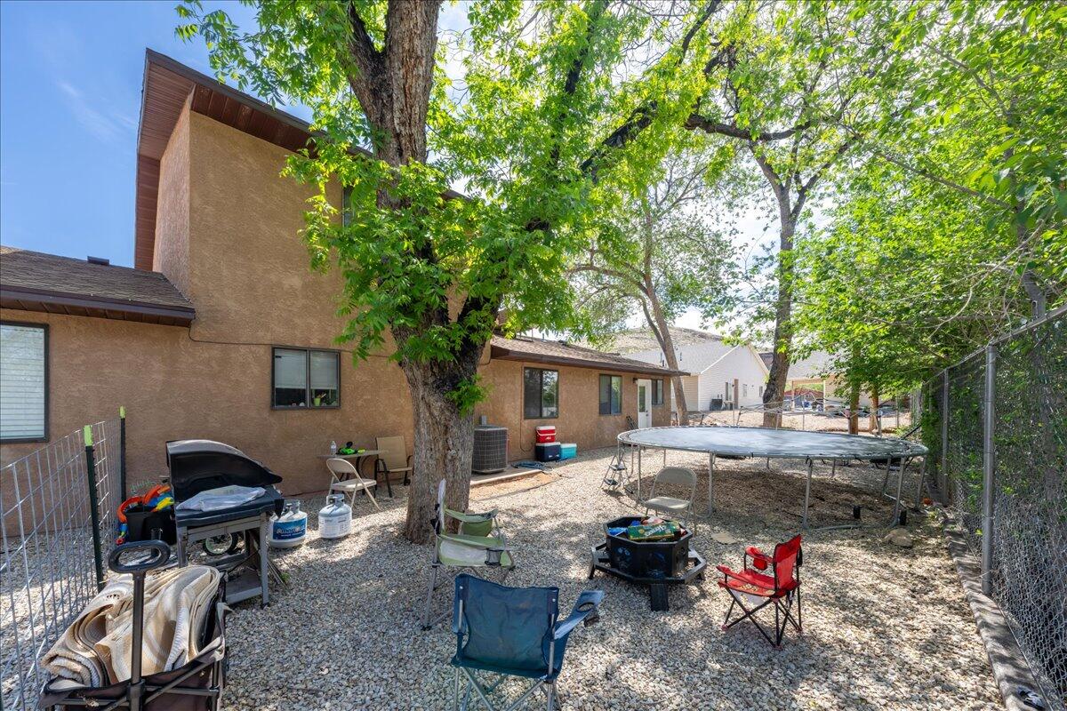 HURRICANE TOWNSITE - Residential Income