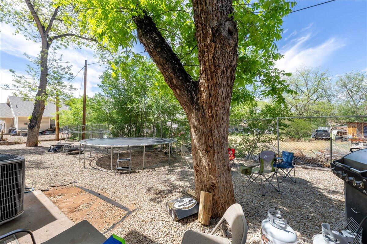 HURRICANE TOWNSITE - Residential Income