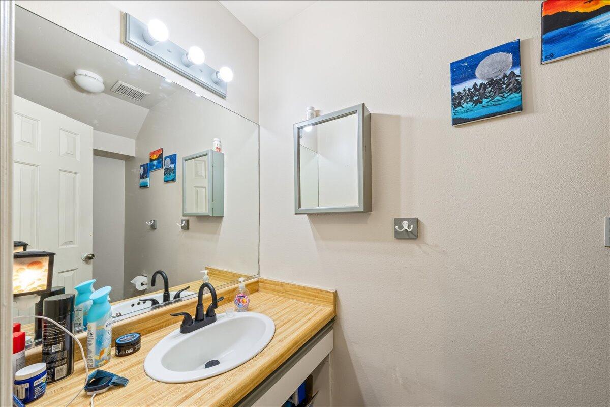 HURRICANE TOWNSITE - Residential Income