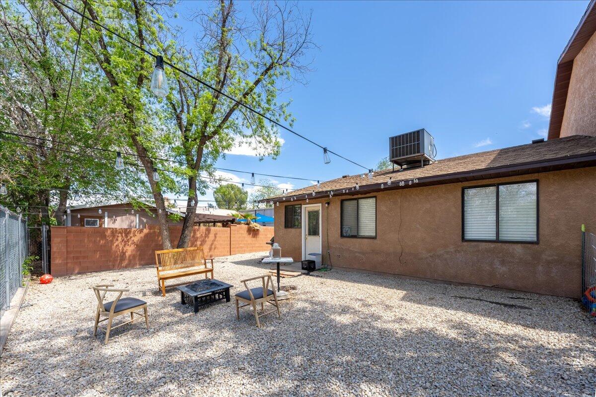 HURRICANE TOWNSITE - Residential Income