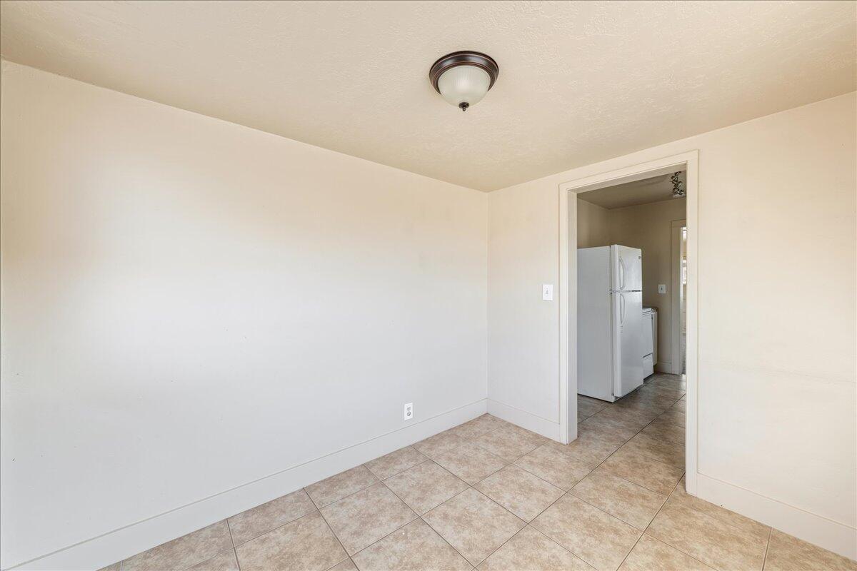 HURRICANE TOWNSITE - Residential Income