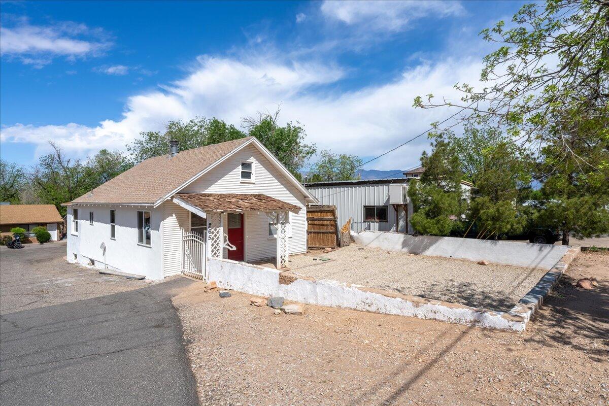 HURRICANE TOWNSITE - Residential Income