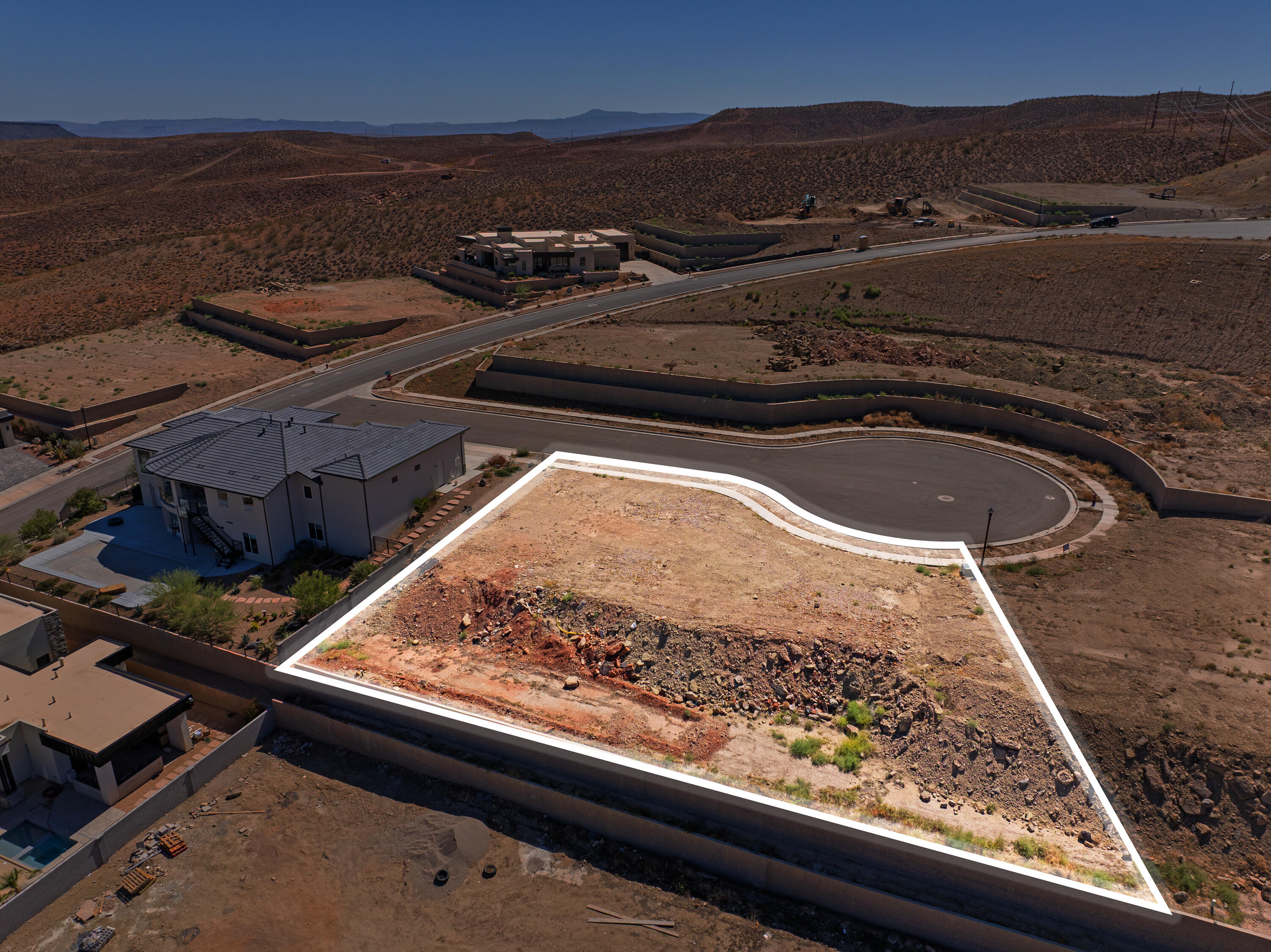 HILLS AT SANTA CLARA - Land