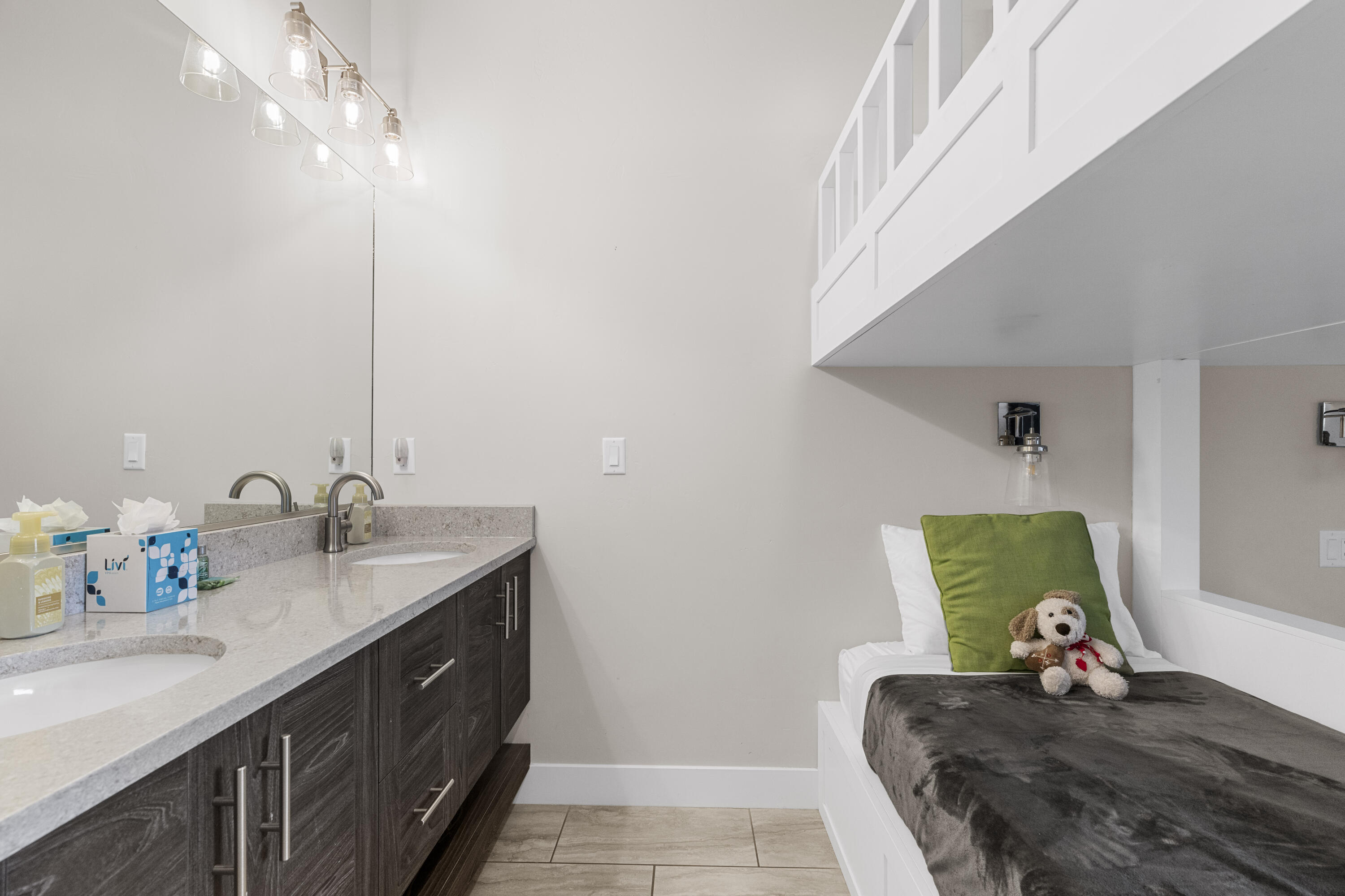 10 DIAGONAL CONDOS - Residential