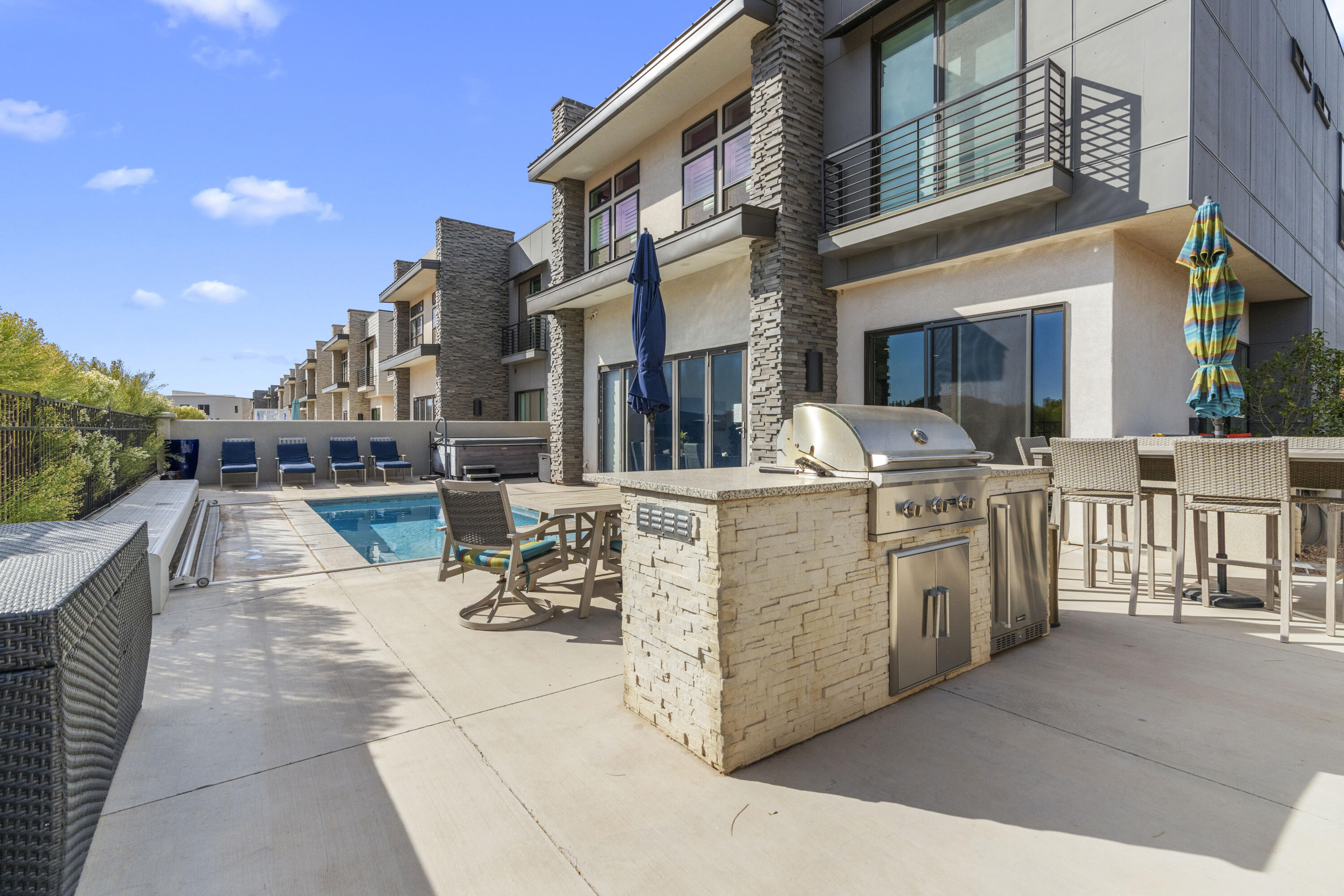 10 DIAGONAL CONDOS - Residential