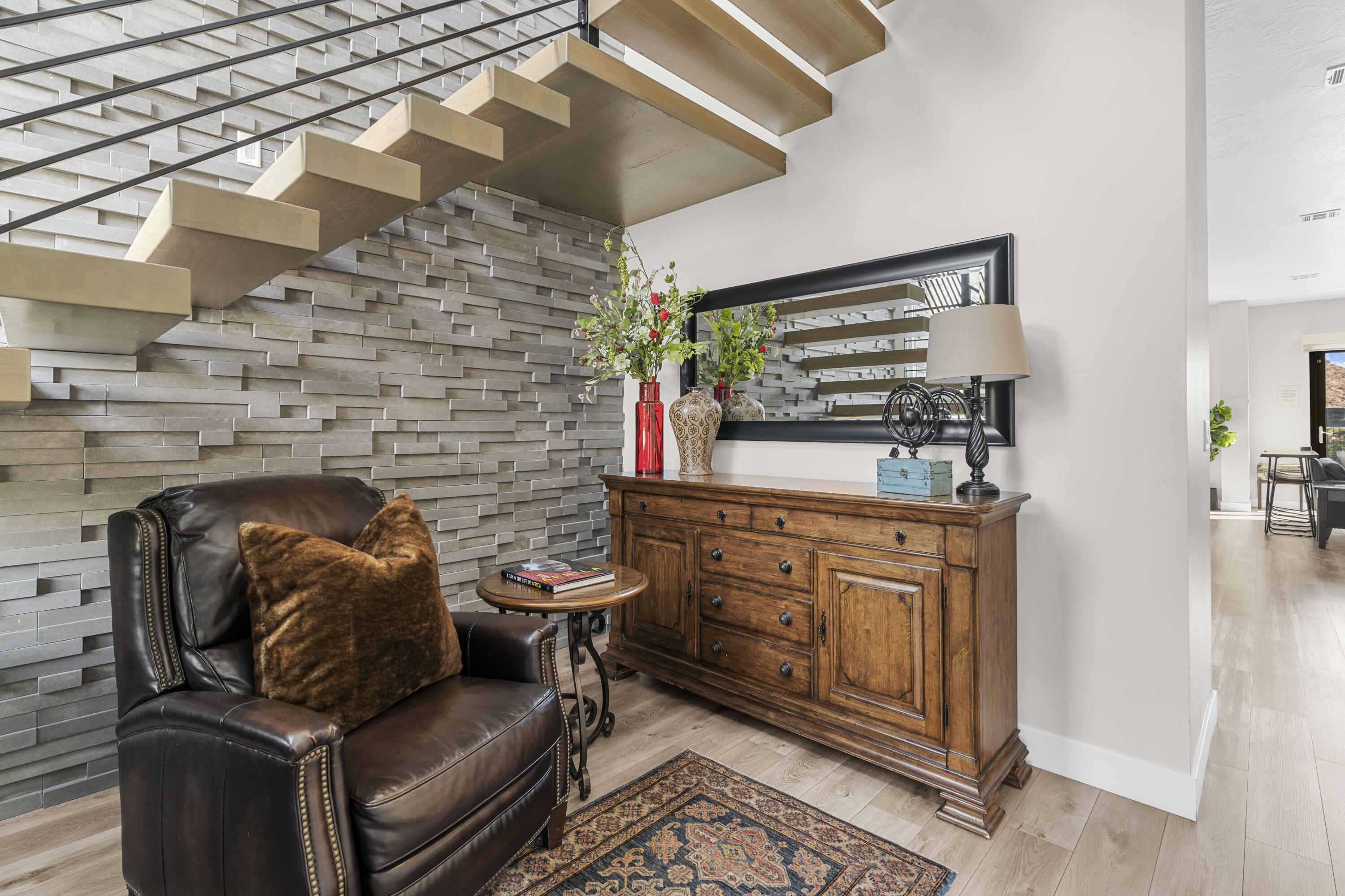 10 DIAGONAL CONDOS - Residential