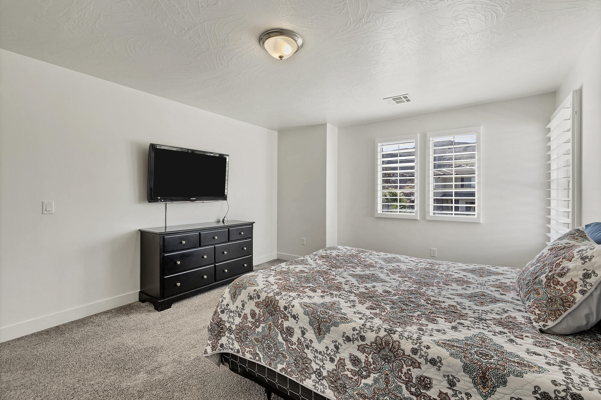 DESERT BLUFF AT DESERT CANYONS TOWNHOMES - Residential