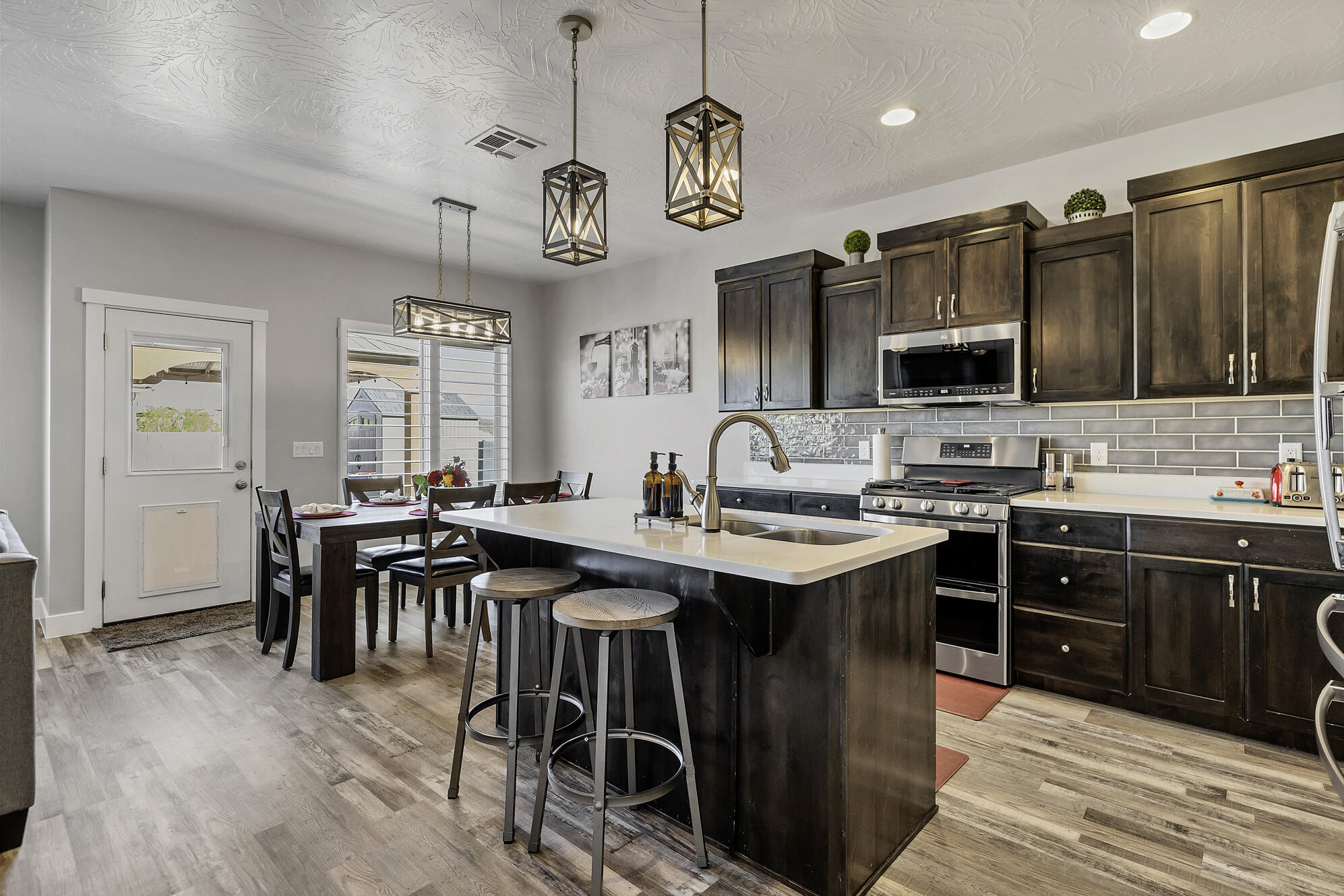 DESERT BLUFF AT DESERT CANYONS TOWNHOMES - Residential