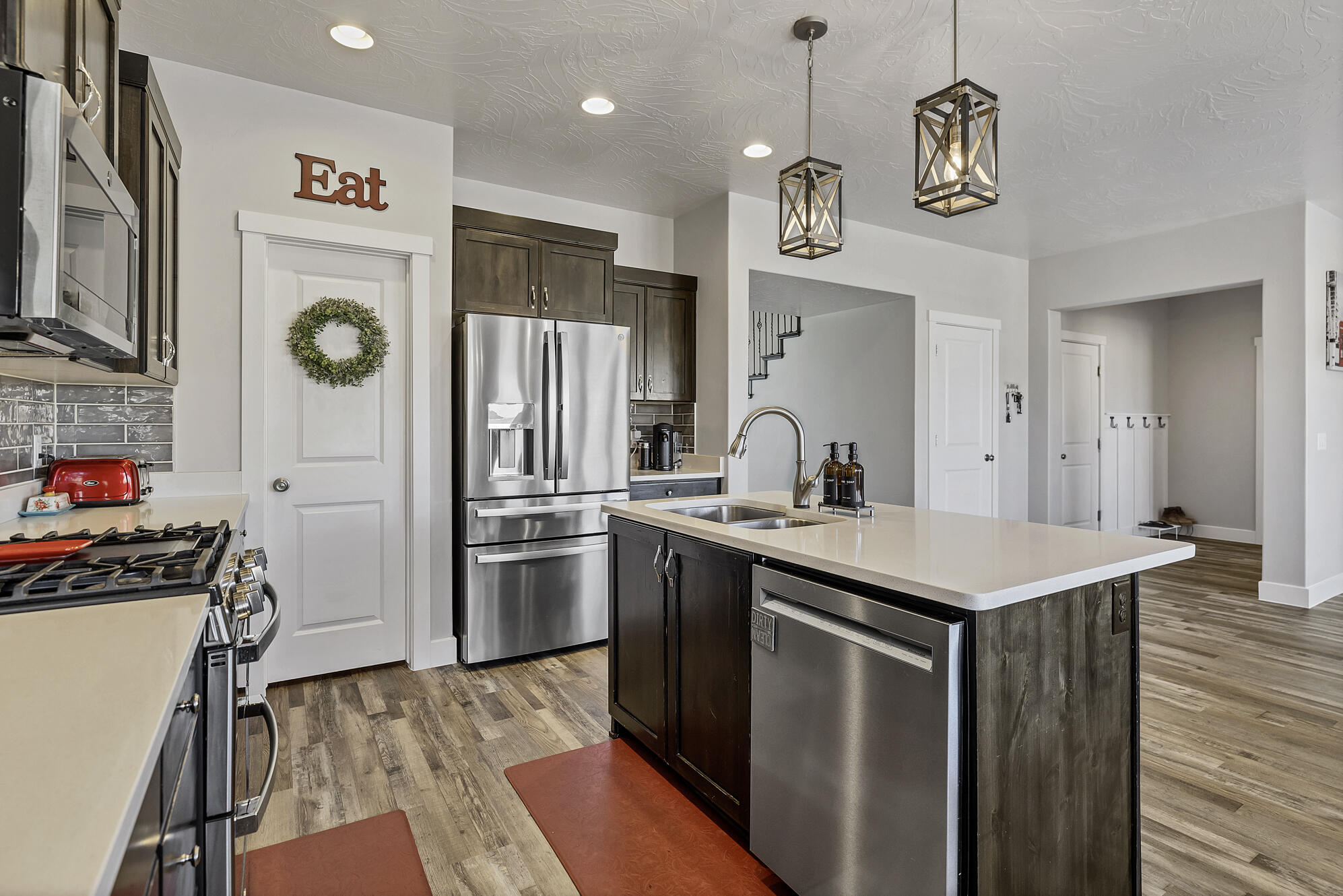 DESERT BLUFF AT DESERT CANYONS TOWNHOMES - Residential