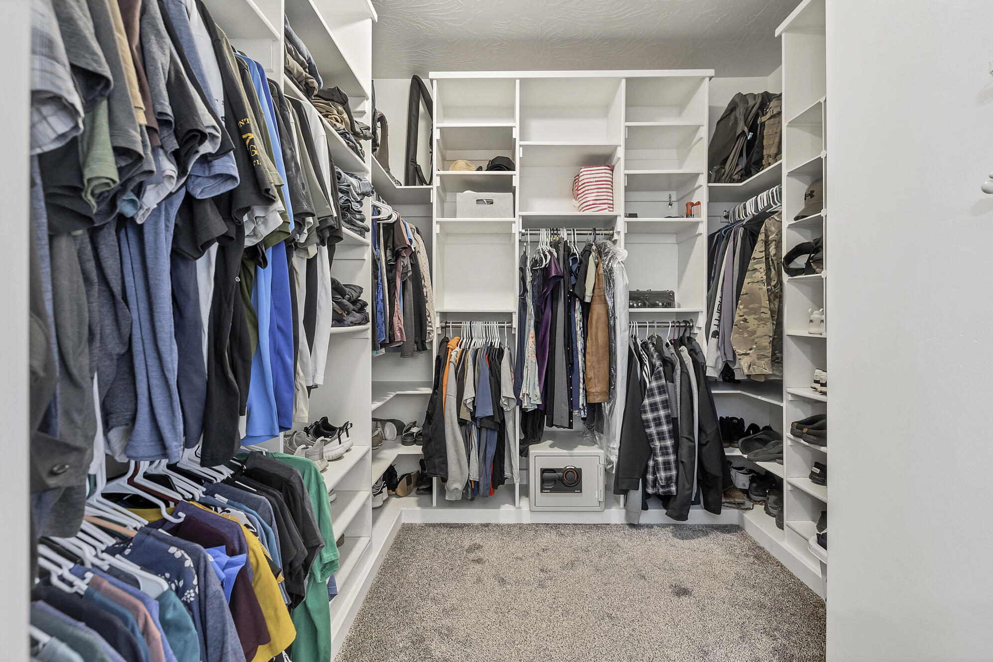 DESERT BLUFF AT DESERT CANYONS TOWNHOMES - Residential