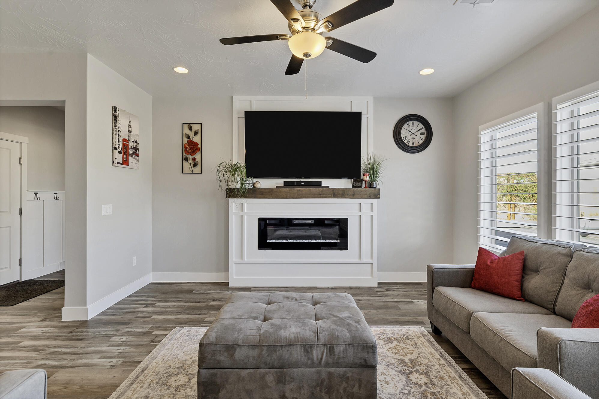 DESERT BLUFF AT DESERT CANYONS TOWNHOMES - Residential