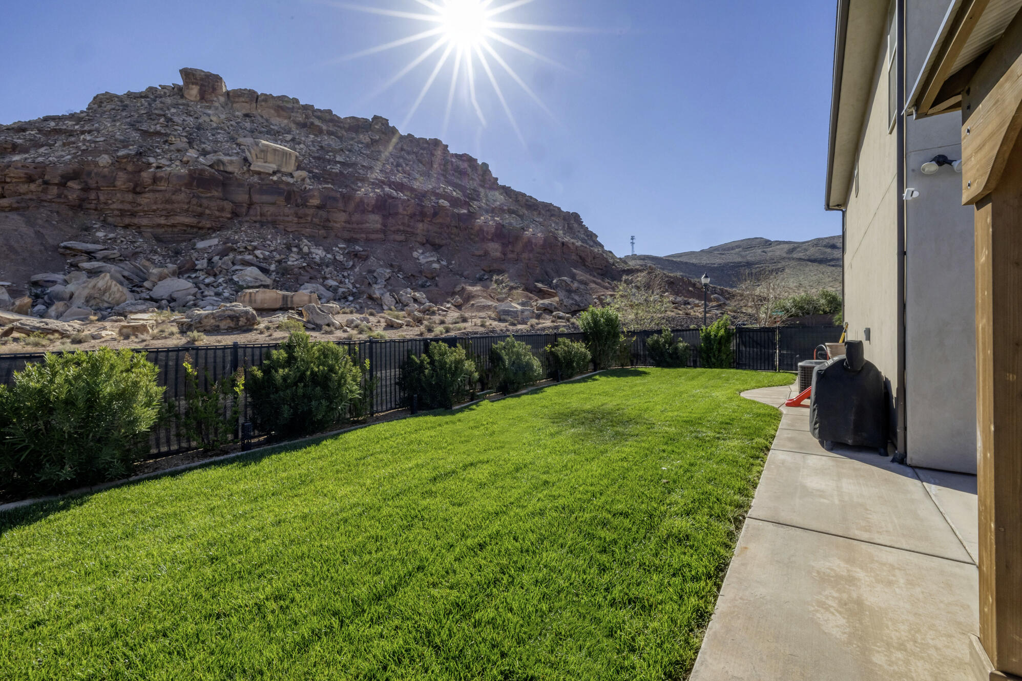 DESERT BLUFF AT DESERT CANYONS TOWNHOMES - Residential
