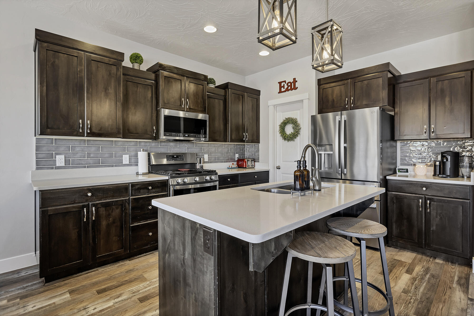 DESERT BLUFF AT DESERT CANYONS TOWNHOMES - Residential