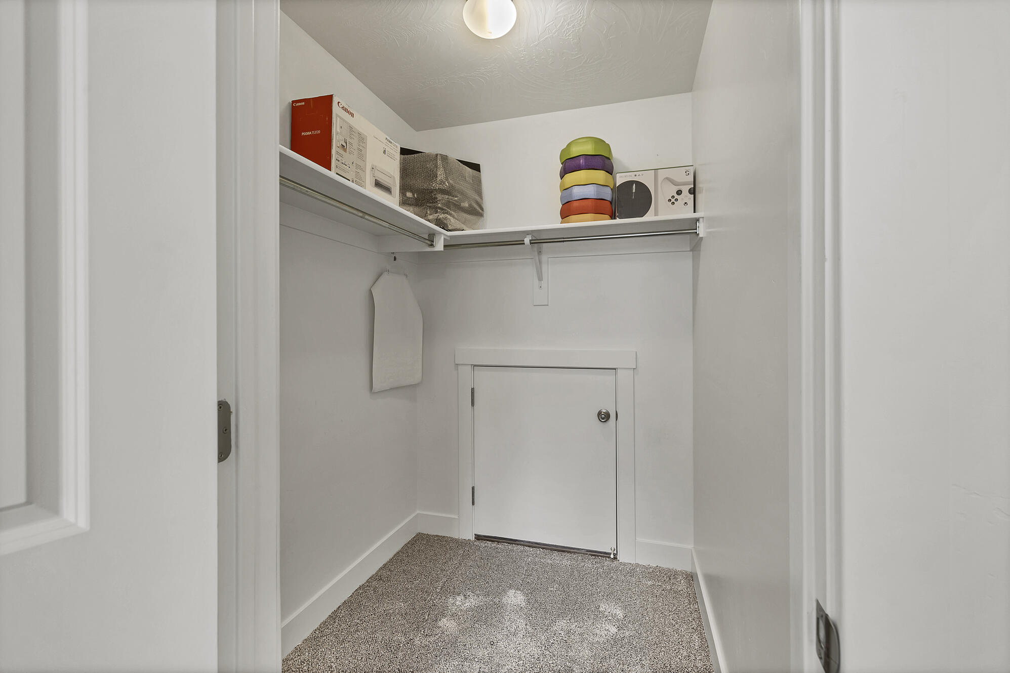 DESERT BLUFF AT DESERT CANYONS TOWNHOMES - Residential