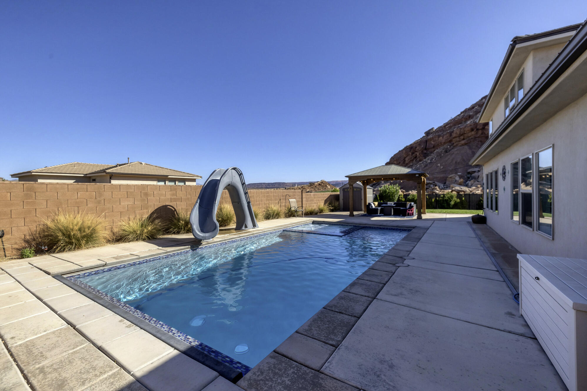 DESERT BLUFF AT DESERT CANYONS TOWNHOMES - Residential