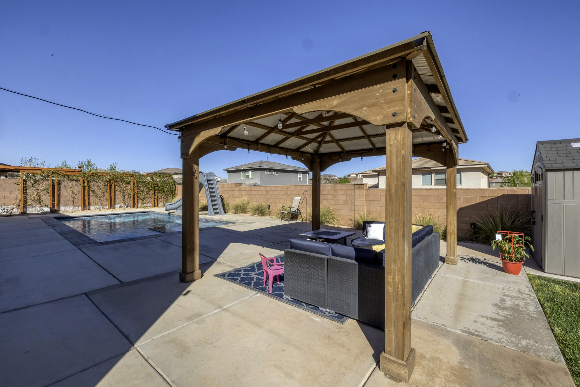DESERT BLUFF AT DESERT CANYONS TOWNHOMES - Residential