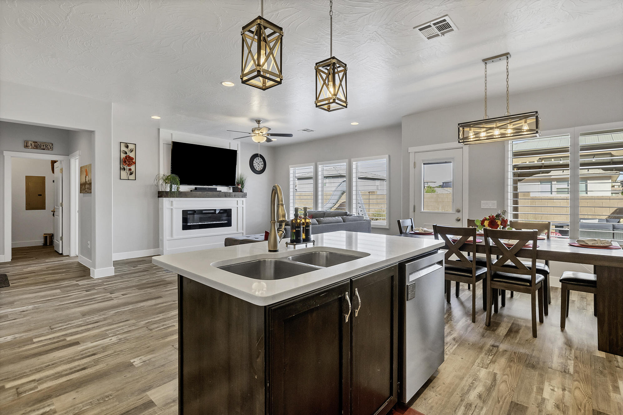 DESERT BLUFF AT DESERT CANYONS TOWNHOMES - Residential